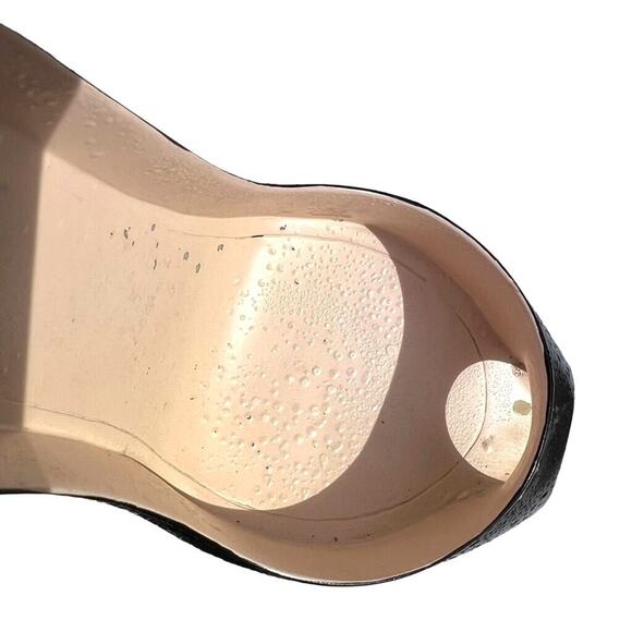 Wild Eye Designs Wine Bottle Holder Stand Stiletto High Heel Shoe Black Red - Picture 9 of 16